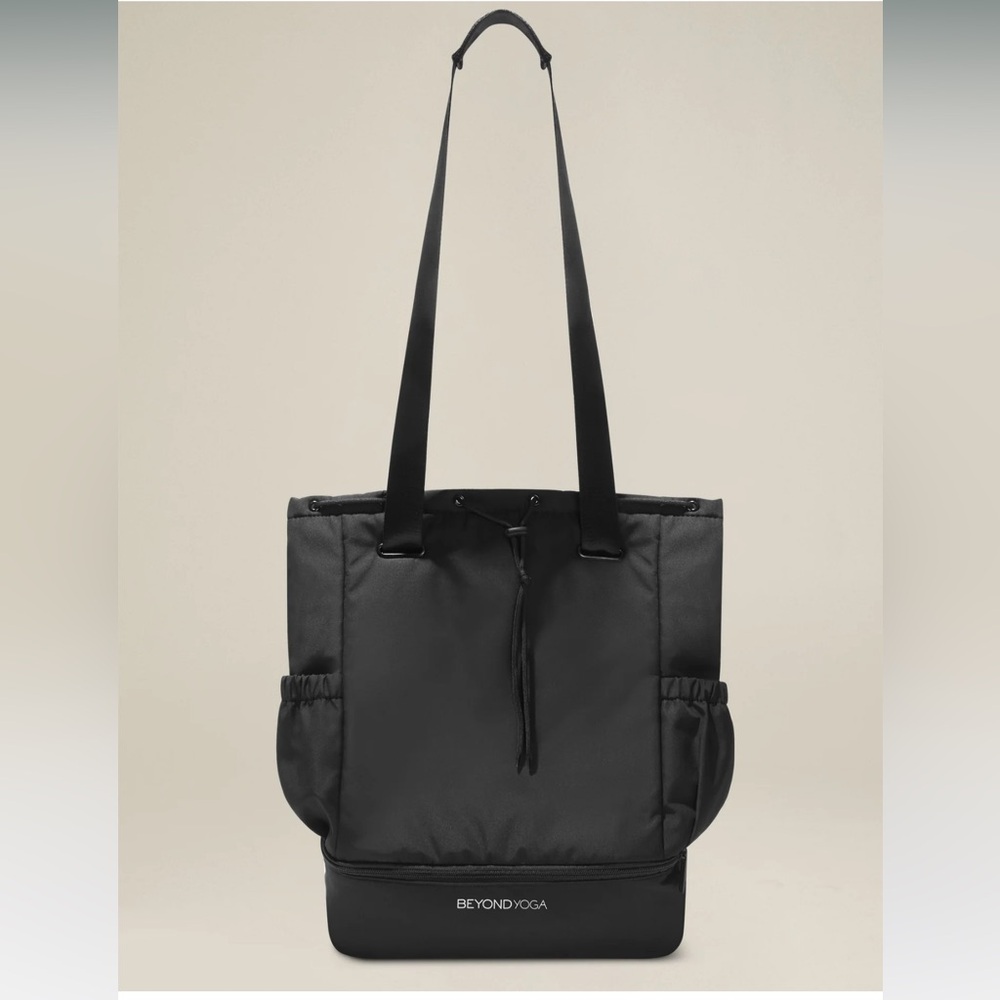 BEYOND YOGA Convertible Gym Bag Black